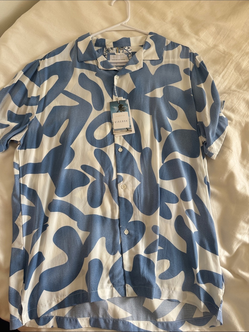 Denim & Flower Blue & White Abstract Print Short-Sleeve Shirt